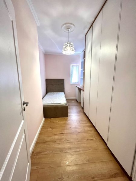 jepet me qera apartament 2+1 Kati 5,BLLOK, 80 m² 650 €