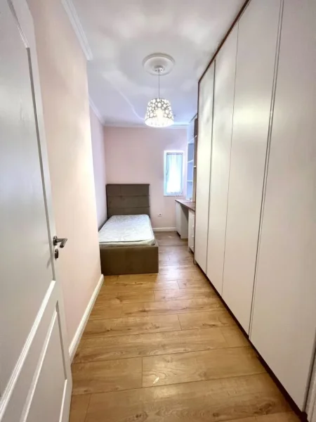 jepet me qera apartament 2+1 Kati 5,BLLOK, 80 m² 800 €