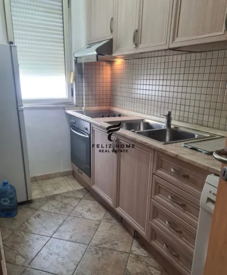 Tirane, jepet me qera apartament 1+1+Ballkon Kati 5, 106 m² 700 € (RRUGA E KOSOVAREVE)