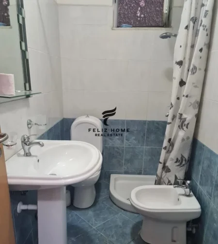 Tirane, jepet me qera apartament 1+1+Ballkon Kati 5, 106 m² 700 € (RRUGA E KOSOVAREVE)