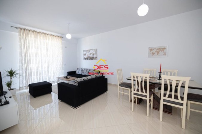 Vlore, jepet me qera apartament 2+1+Ballkon Kati 7, 108 m² 500 € (Rruga Sazani)