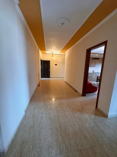 Durres, shitet apartament 2+1+Aneks+Ballkon Kati 4, 120 m² 120.000 € (Rruga Pavaresia)