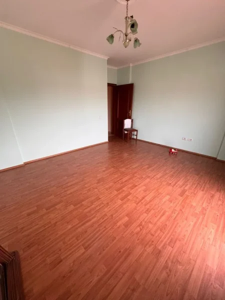 Durres, shitet apartament 2+1+Aneks+Ballkon Kati 4, 120 m² 120.000 € (Rruga Pavaresia)