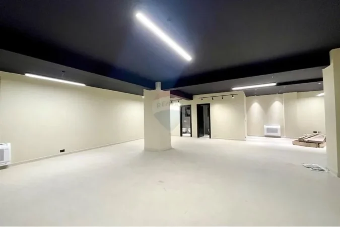 Tirane, jepet me qera Kati 8, 137 m² 1.850 € (Abdi Toptani Torre Drini)