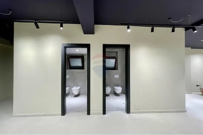 Tirane, jepet me qera Kati 8, 137 m² 1.850 € (Abdi Toptani Torre Drini)