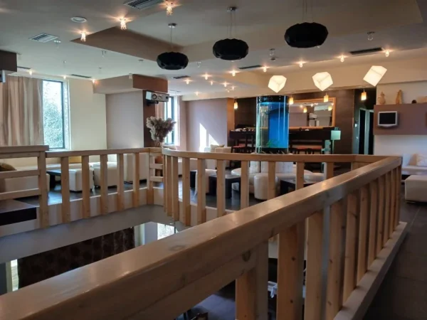 Lushnje Divjake, shitet hotel Kati 4, 1.200 m² 850.000 € (Divjake)