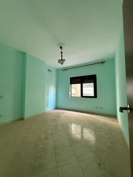 Durres, shitet apartament 2+1+Aneks+Ballkon Kati 3, 100 m² 100.000 € (Rruga Pavaresia)