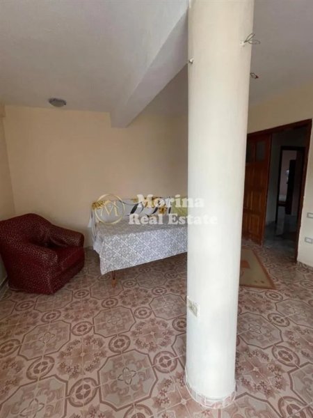 Tirane, jepet me qera apartament 3+1+Ballkon Kati 1, 140 m² 450 € (Ali Demi)