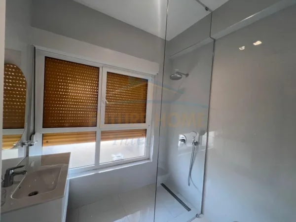 Tirane, jepet me qera apartament 2+1 Kati 6, 500 € (ALI DEM)