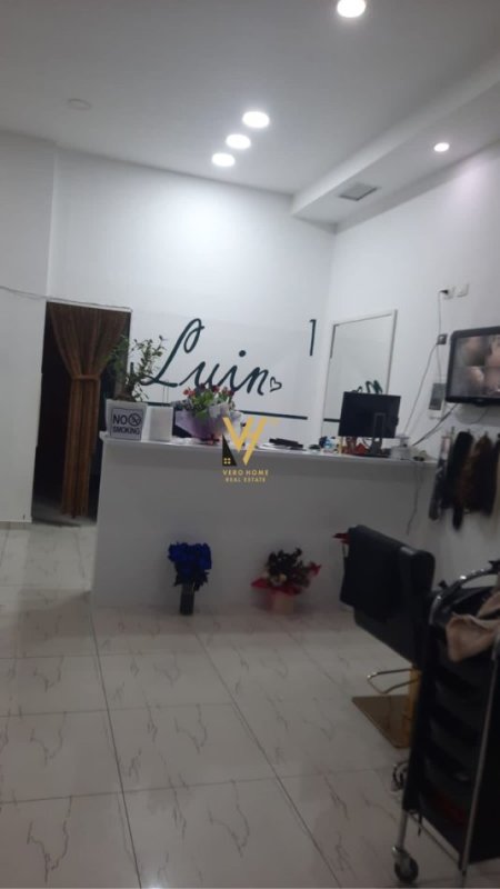 Tirane, jepet me qera dyqan Kati 0, 76 m² 700 € (DON BOSKO)