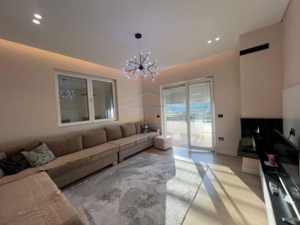 Tirane, jepet me qera Vile 4 Katshe , 480 m² 6.500 € (Sauk i vjeter)