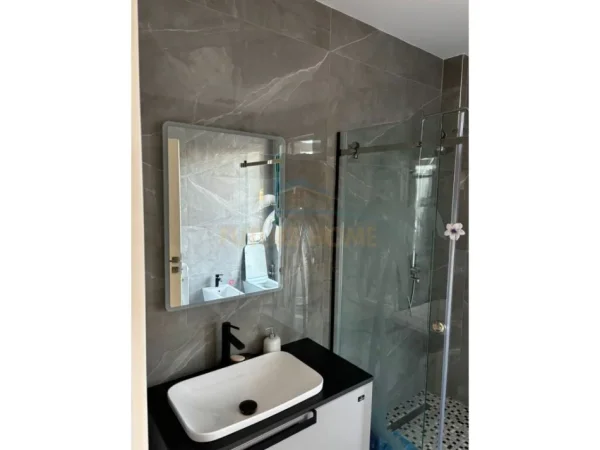 Tirane, jepet me qera Vile 4 Katshe , 480 m² 6.500 € (Sauk i vjeter)