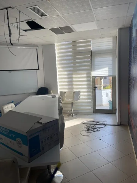 Tirane, jepet me qera zyre Kati 2, 210 m² 2.260 € (Sheshi Willson)