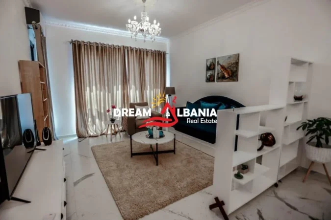 Tirane, jepet me qera apartament 1+1+Ballkon Kati 6, 78 m² 800 € (Ne Rrugen e Kavajes, tek Square 21)