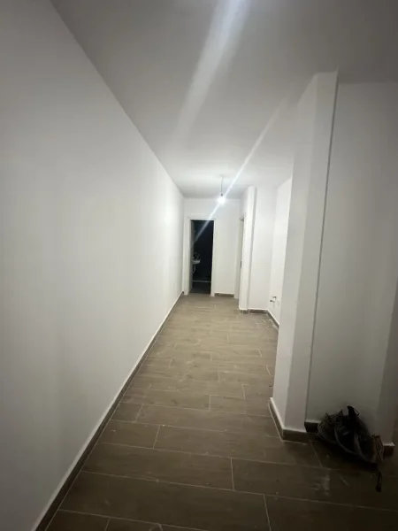 Tirane, shes apartament 1+1+Ballkon Kati 3, 86 m² 129.000 € (Selite mbi Marin Barletin)