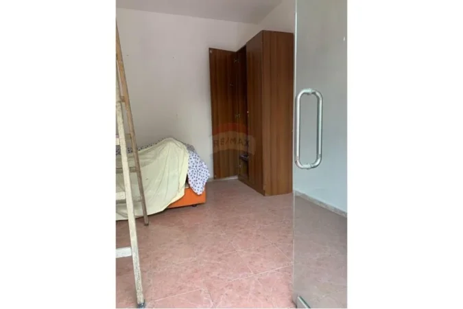 Tirane, jepet me qera ambjent biznesi Kati 0, 14 m² 160 € (Qyteti Studentit)