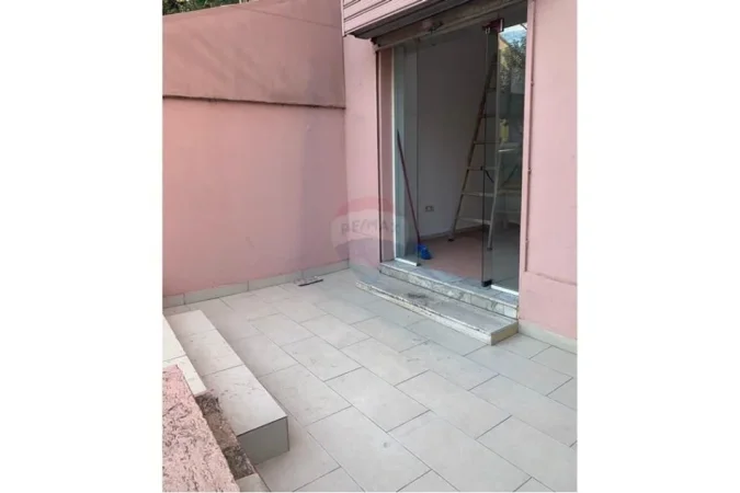 Tirane, jepet me qera ambjent biznesi Kati 0, 14 m² 160 € (Qyteti Studentit)