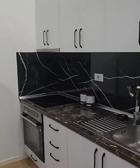 Tirane, jepet me qera apartament 2+1 Kati 1, 75 m² 480 € (PORCELAN)