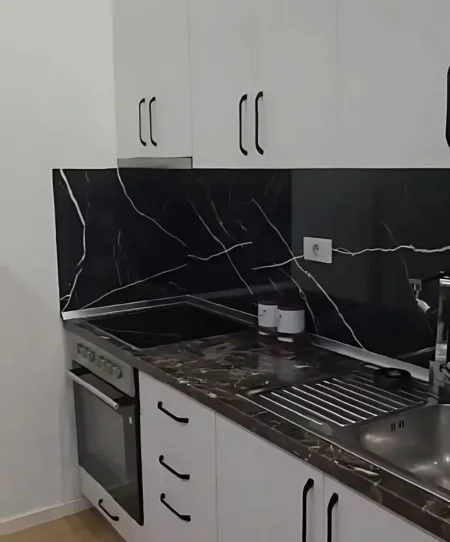 Tirane, jepet me qera apartament 2+1 Kati 1, 75 m² 480 € (PORCELAN)