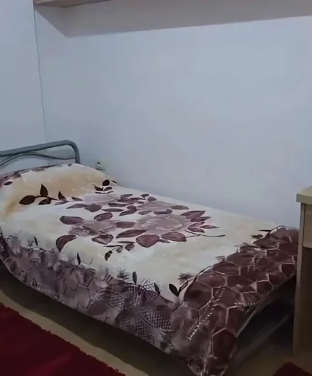 Tirane, jepet me qera apartament 2+1 Kati 1, 75 m² 480 € (PORCELAN)