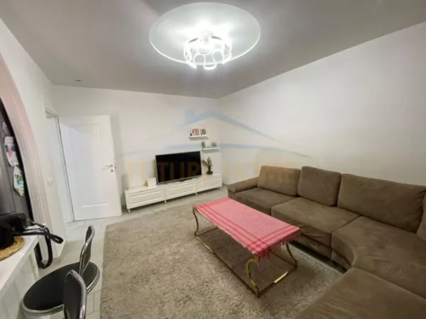 Tirane, shitet apartament 2+1+Ballkon Kati 3, 75 m² 150.000 € (ISH PARKU)