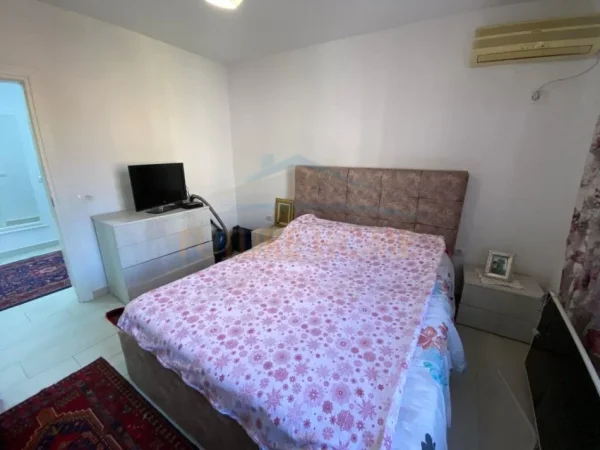 Tirane, shitet apartament 2+1+Ballkon Kati 3, 75 m² 150.000 € (ISH PARKU)