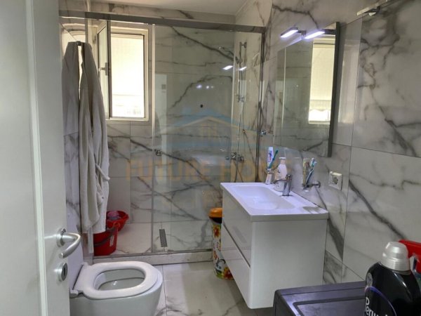 Tirane, shitet apartament 2+1+Ballkon Kati 3, 75 m² 150.000 € (ISH PARKU)