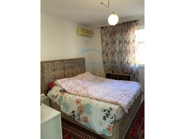 Tirane, shitet apartament 2+1+Ballkon Kati 3, 75 m² 150.000 € (ISH PARKU)