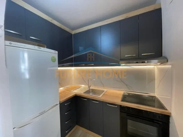 Tirane, shitet apartament 1+1+Ballkon Kati 4, 57 m² 90.000 € (XHAMFIZE KEKO , PORCELAN)
