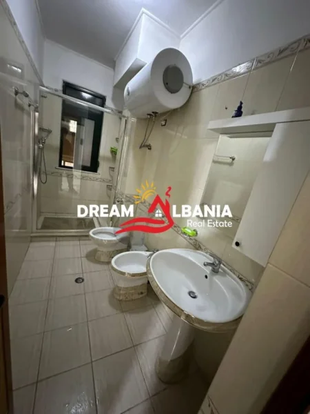 Tirane, jepet me qera apartament 1+1+Ballkon Kati 2, 70 m² 510 € (Prane UNIK Hotel)