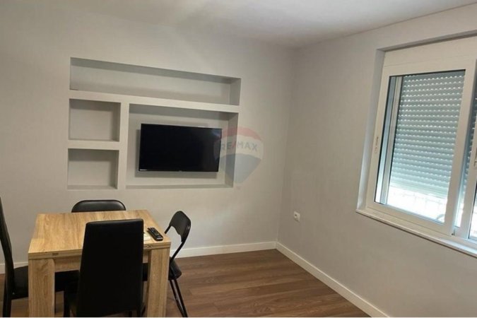 Tirane, jepet me qera apartament 1+1 Kati 1, 60 m² 650 € (Stadiumi Dinamo)