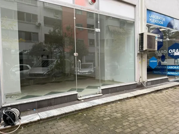 Tirane, shitet dyqan Kati 0, 83 m² 191.000 € (SHITET DYQAN ASTIR)