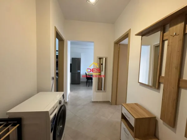 Vlore, jepet me qera apartament 1+1+Ballkon Kati 6, 70 m² 320 € (Rruga Sadik Zotaj)