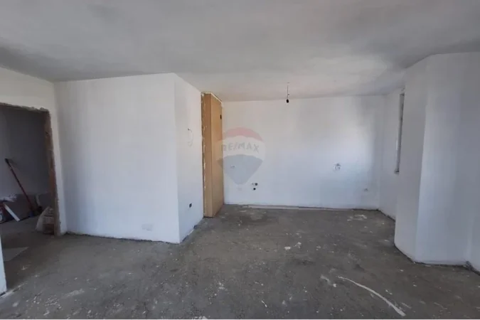 Tirane, shitet apartament 3+1 Kati 9, 130 m² 132.000 € (Pallatet Cabej)