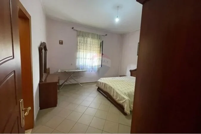 Tirane, jepet me qera apartament 2+1 Kati 2, 100 m² 350 € (Bulevardi Zhan Dark)