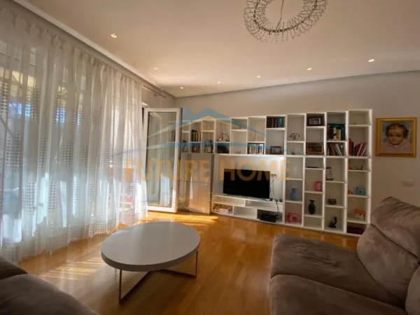 Tirane, shitet apartament 2+1+Ballkon Kati 6, 116 m² 240.000 € (KOPSHTI ZOOLOGJIK)