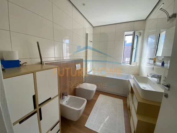 Tirane, shitet apartament 2+1+Ballkon Kati 6, 116 m² 240.000 € (KOPSHTI ZOOLOGJIK)