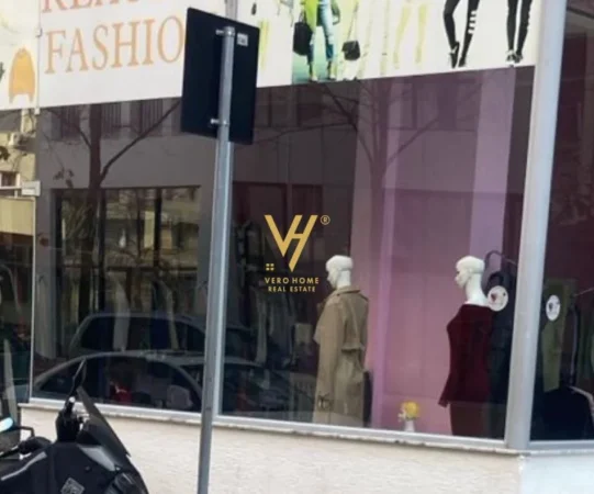 Tirane, shitet dyqan Kati 0, 65 m² 140.000 € (CASA ITALIA)