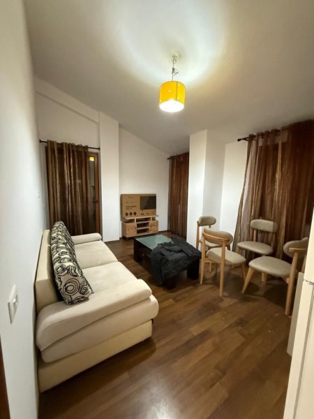 Tirane, jepet me qera apartament 1+1+Ballkon Kati 6, 60 m² 500 € (Kodra e Diellit prane Market Cok)