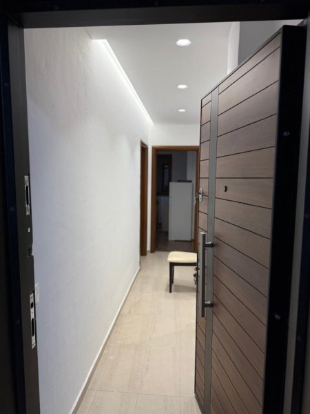 Tirane, jepet me qera apartament 1+1+Ballkon Kati 6, 60 m² 500 € (Kodra e Diellit prane Market Cok)