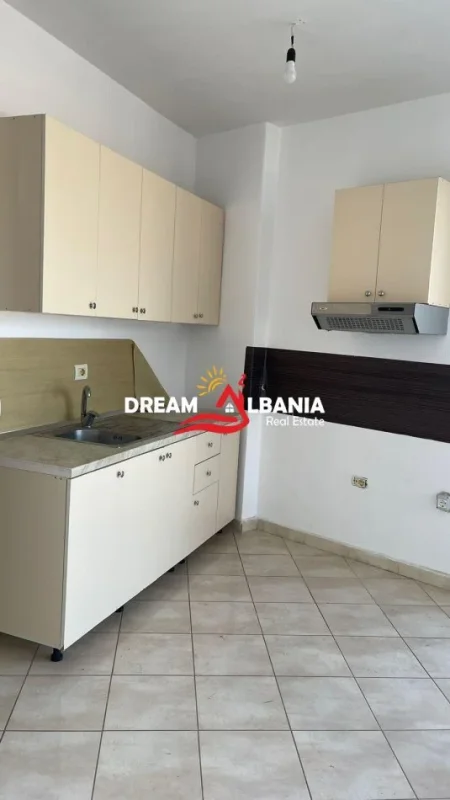 Tirane, shitet apartament 1+1+Ballkon Kati 4, 72 m² 84.000 € (Ne Rrugen Shefqet Kuka, ne Fresk)