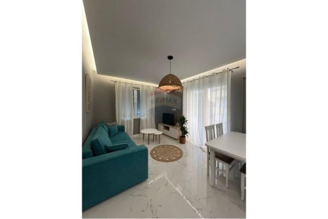 Tirane, jepet me qera apartament 2+1 Kati 1, 68 m² 700 € (Myslym Shyri)