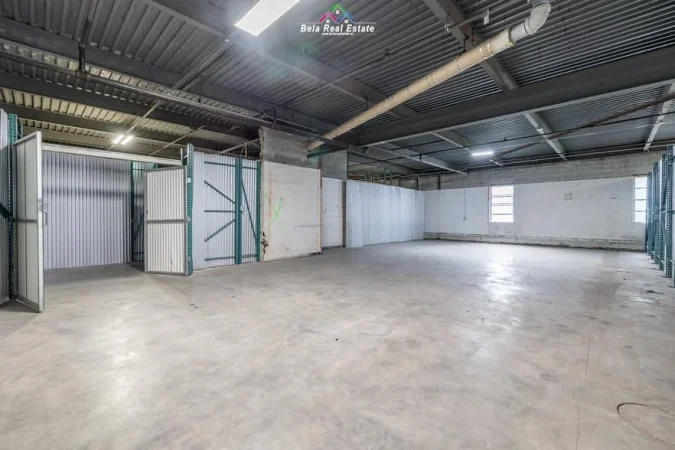 Tirane, jepet me qera magazine Kati 0, 320 m² 900 Euro (sauk)