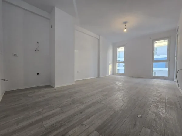 Tirane, shitet apartament 2+1+Aneks+Ballkon Kati 6, 97 m² 106.000 € (univers city)