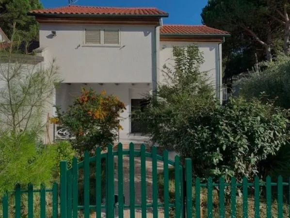Durres, shitet Vile 3+1+Ballkon Kati 2, 210 m² 370.000 € (QERRET)