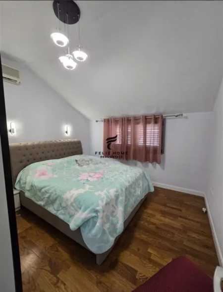 Durres, shitet Vile 3+1+Ballkon Kati 2, 210 m² 370.000 € (QERRET)