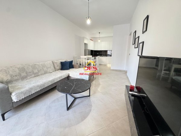 Vlore, jepet me qera apartament 1+1+Ballkon Kati 6, 70 m² 320 € (Rruga Sadik Zotaj)