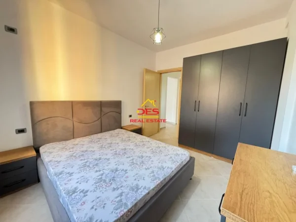 Vlore, jepet me qera apartament 1+1+Ballkon Kati 6, 70 m² 320 € (Rruga Sadik Zotaj)