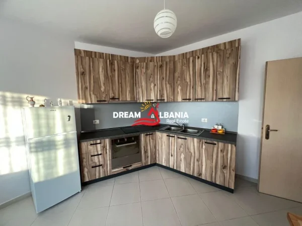 Tirane, jepet me qera apartament 1+1 Kati 8, 70 m² 500 € (Ne Yzberisht, prane Gega Oil)