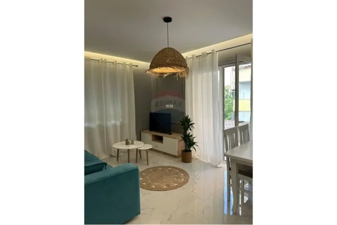 Tirane, jepet me qera 2+1 , 68 m² 700 € (Myslym Shyri)